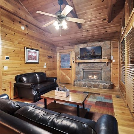 Private Smoky Mountain Luxury Log Home With 2 Fireplaces, Hot Tub & Community Pool Sevierville Luaran gambar