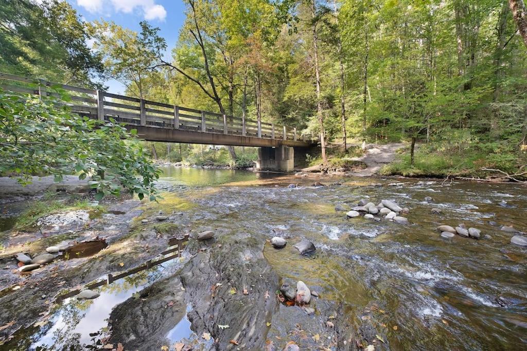 Private Smoky Mountain Luxury Log Home With 2 Fireplaces, Hot Tub & Community Pool Sevierville Luaran gambar
