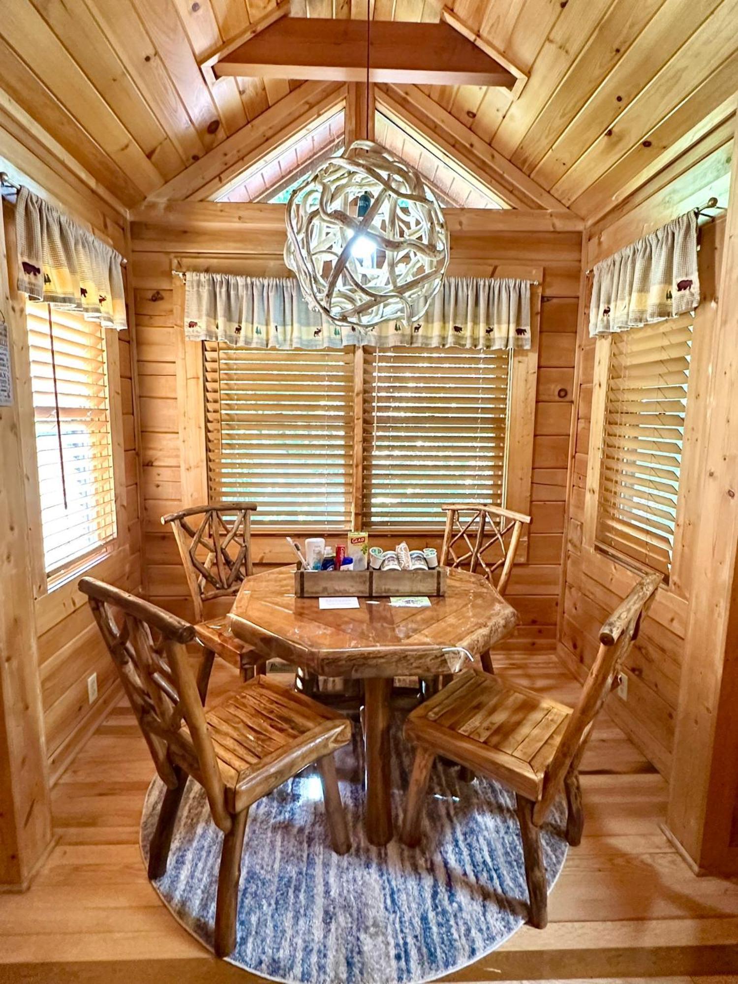Private Smoky Mountain Luxury Log Home With 2 Fireplaces, Hot Tub & Community Pool Sevierville Luaran gambar